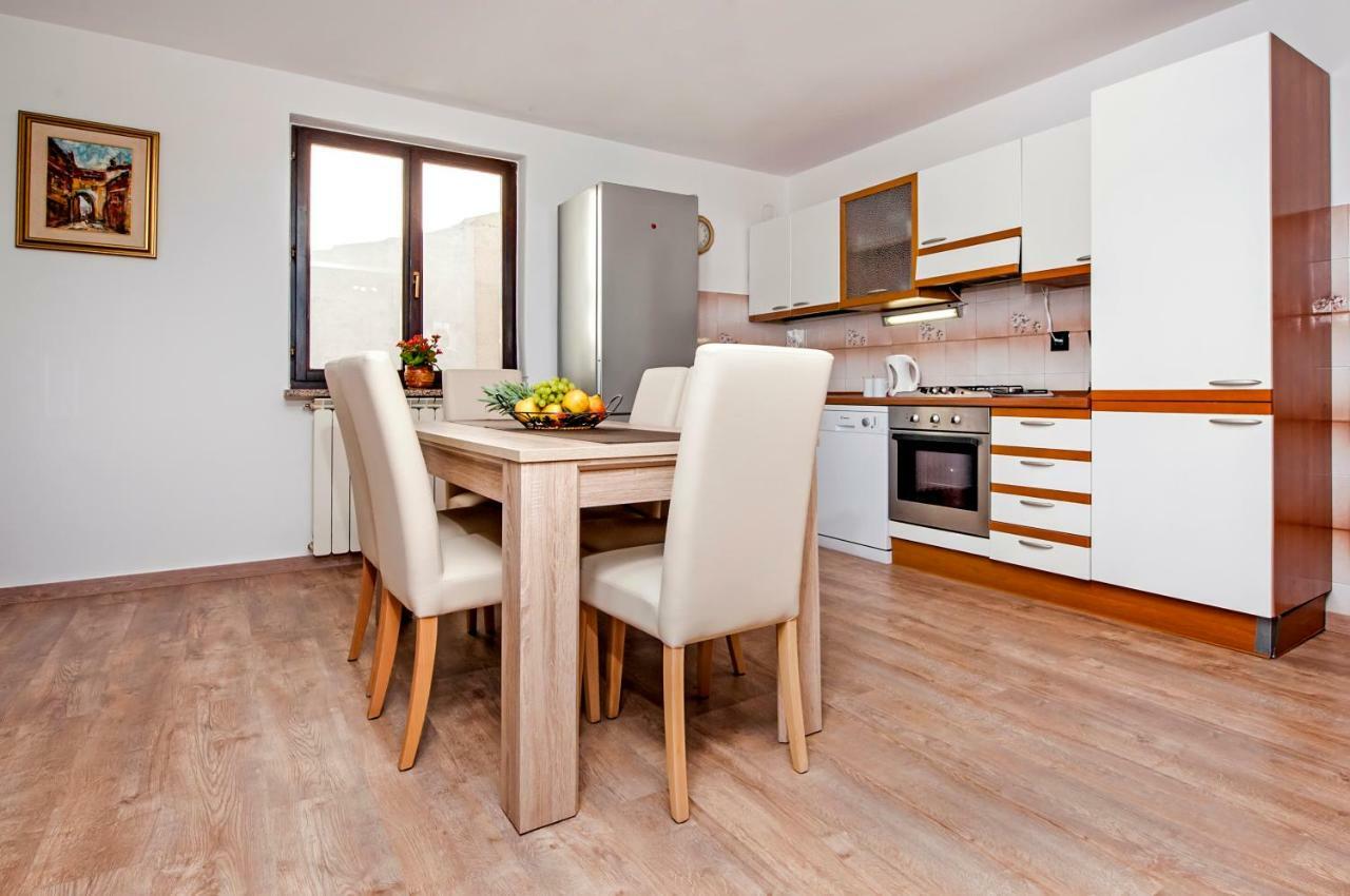 Apartment Nika Rovinj Eksteriør billede